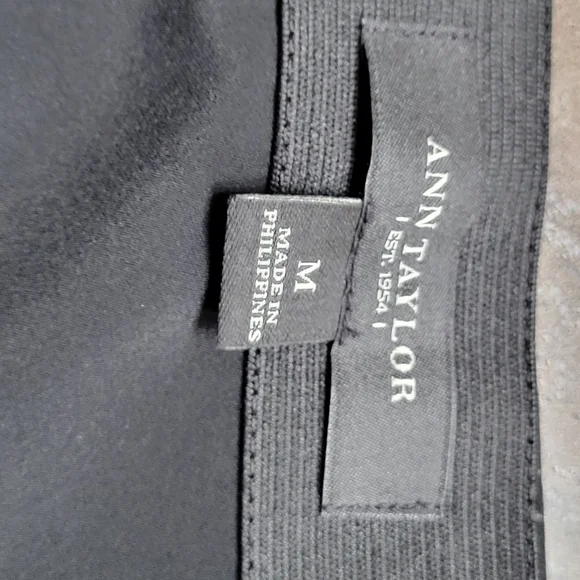 Ann Taylor Handkerchief Hem Black Knit Flare Skirt Size Medium - Picture 6 of 7